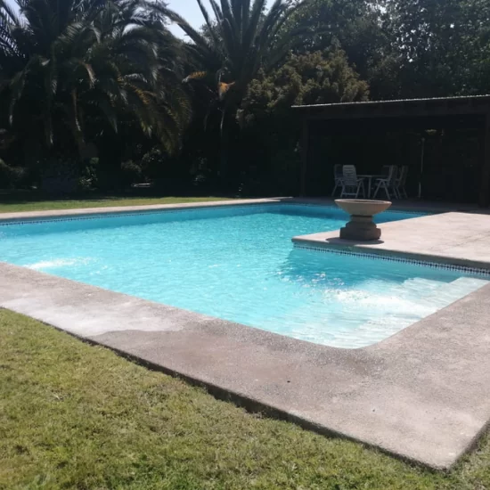 Piscina residencial terminada en Las Condes