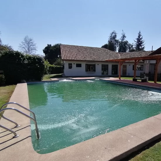 Piscina residencial terminada en Buin